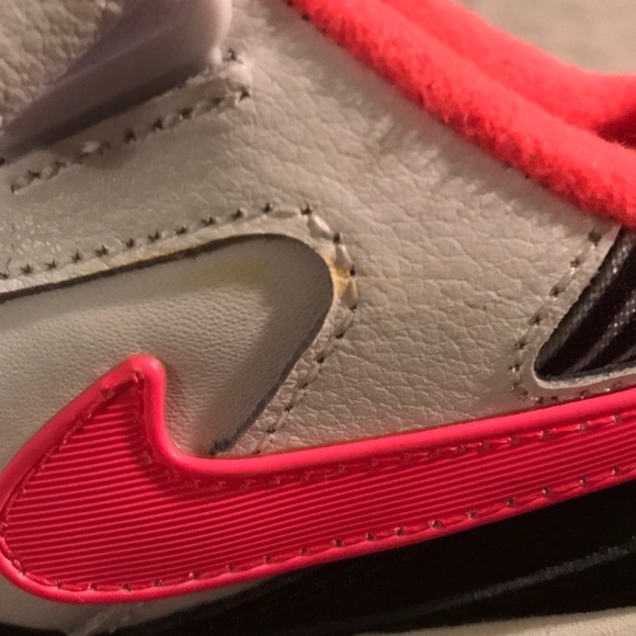 Nike Kids’ Air Max ST Sneaker - Picture 6 of 8